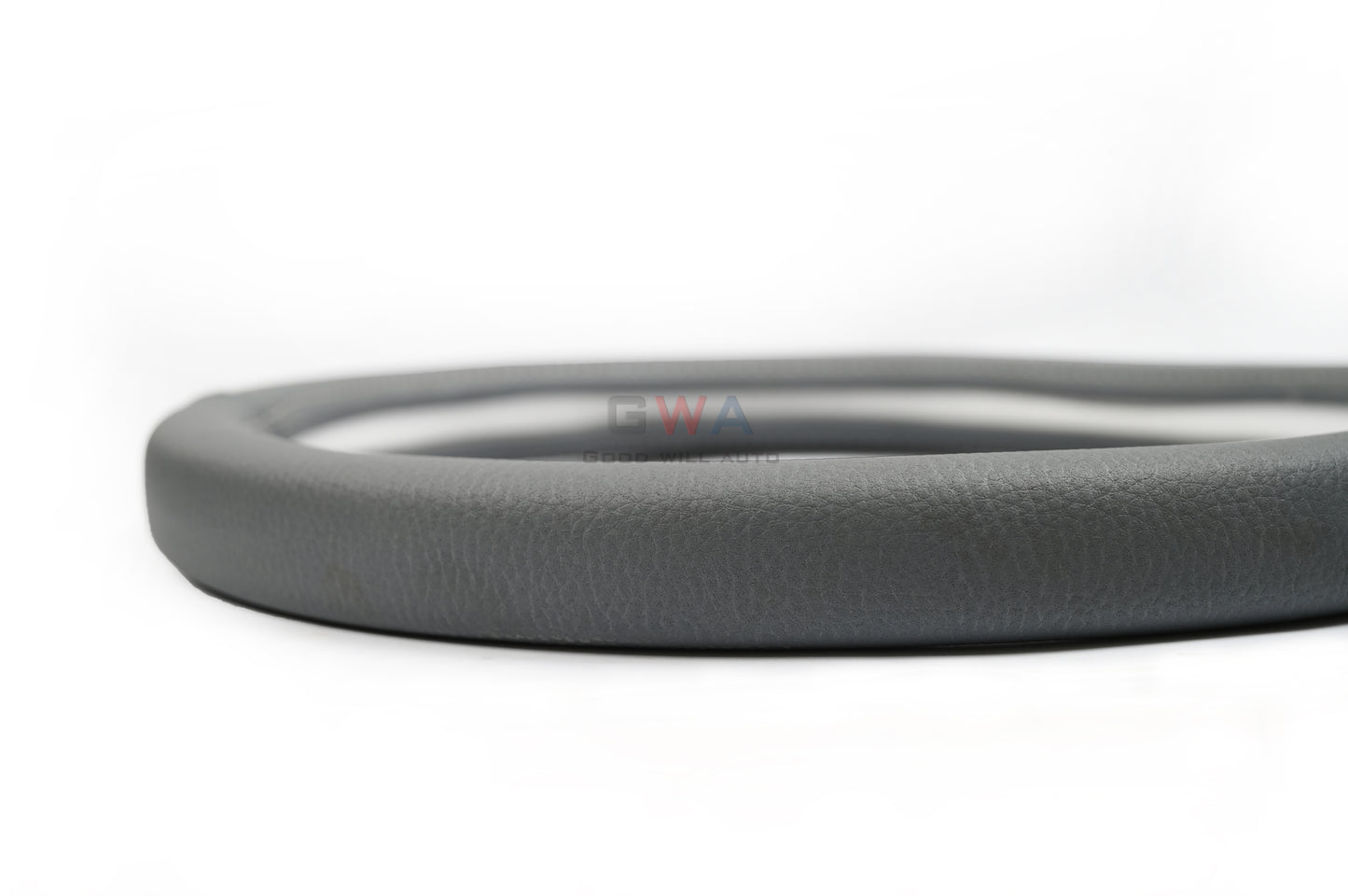 Classic Leather Grip - Steering Wheel Cover